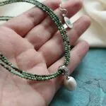 Ожерелье из хризоколлы 