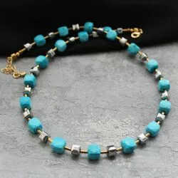 Ожерелье из голубой бирюзы