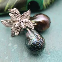 Серебряные серьги с крупными жемчужинами барокко