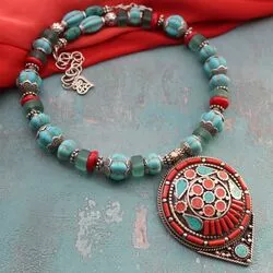 Ожерелье в тибетском стиле из коралла и бирюзы