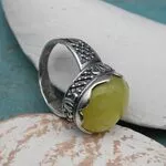 перстень с желтым янтарем