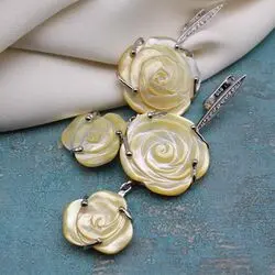 Серьги из резного перламутра