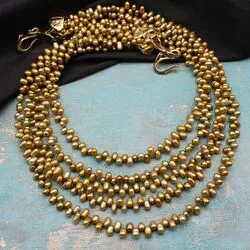 Ожерелье с золотым жемчугом