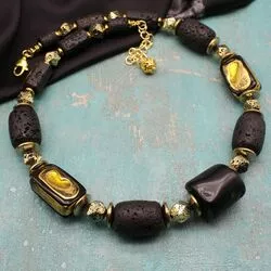 Ожерелье с черным кораллом