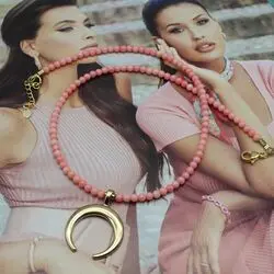 Ожерелье с розовым кораллом