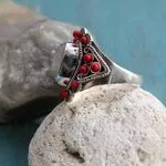 Перстень с красными натуральными кораллами