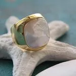 Стильное кольцо с перламутром