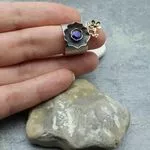 Стильное кольцо из сапфира